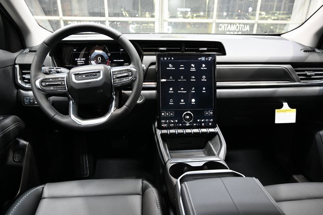 New 2026 GMC Terrain Denali w/ LPO, Black Badging Package image 12