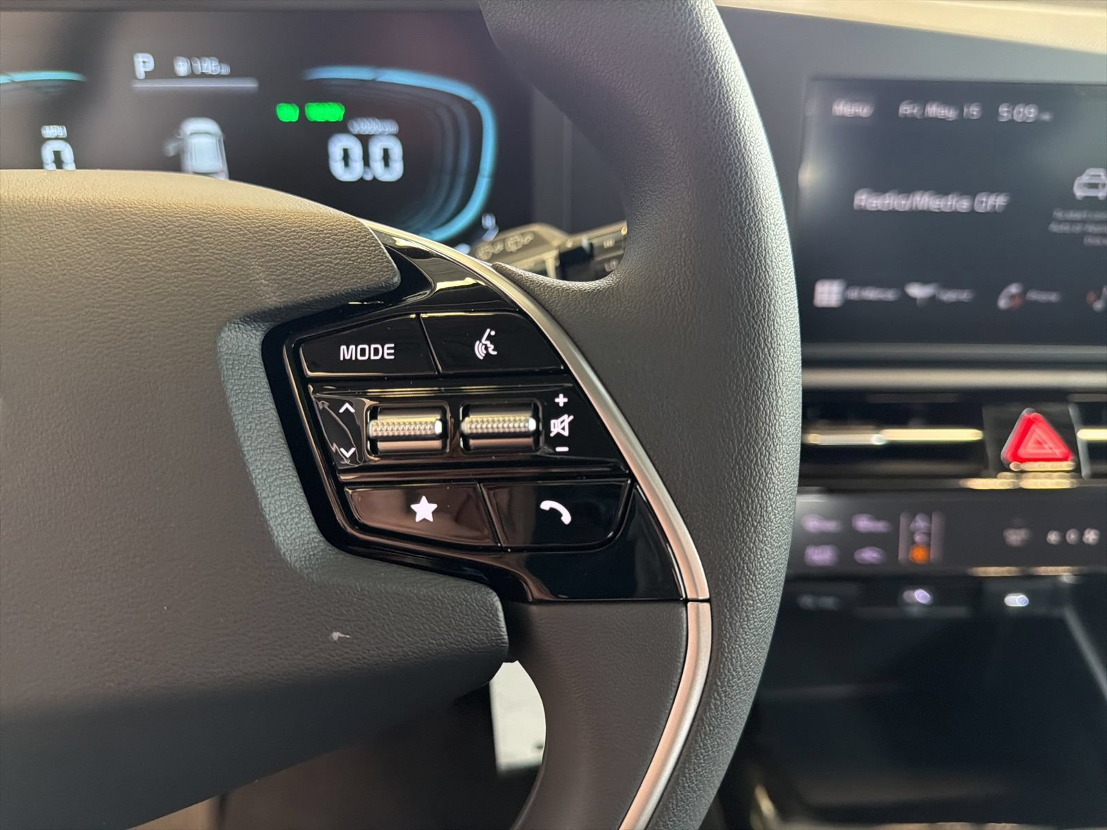 New 2026 Kia Niro LX FWD image 16