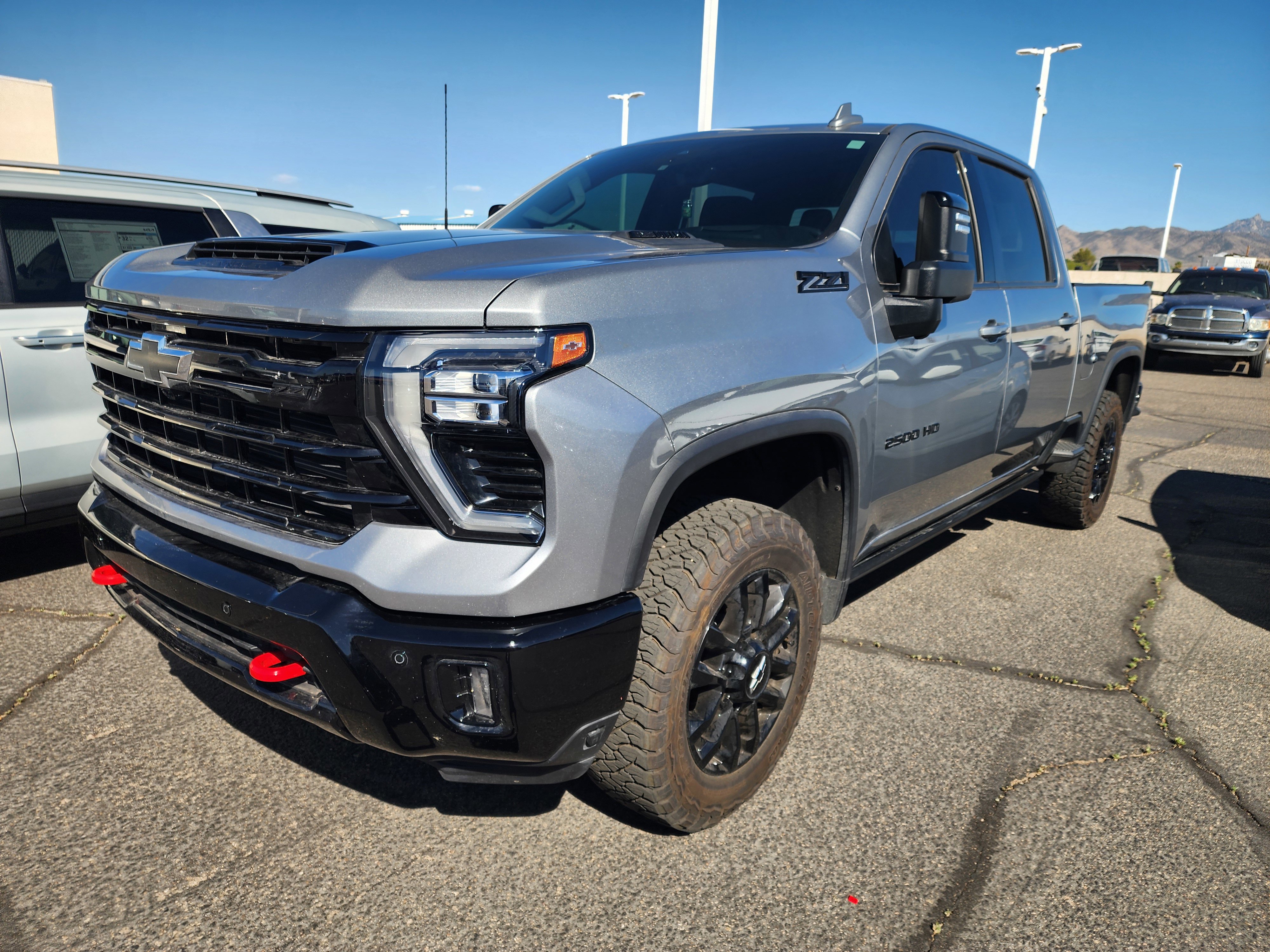 Used 2025 Chevrolet Silverado 2500 LTZ AWD/4WD image 2