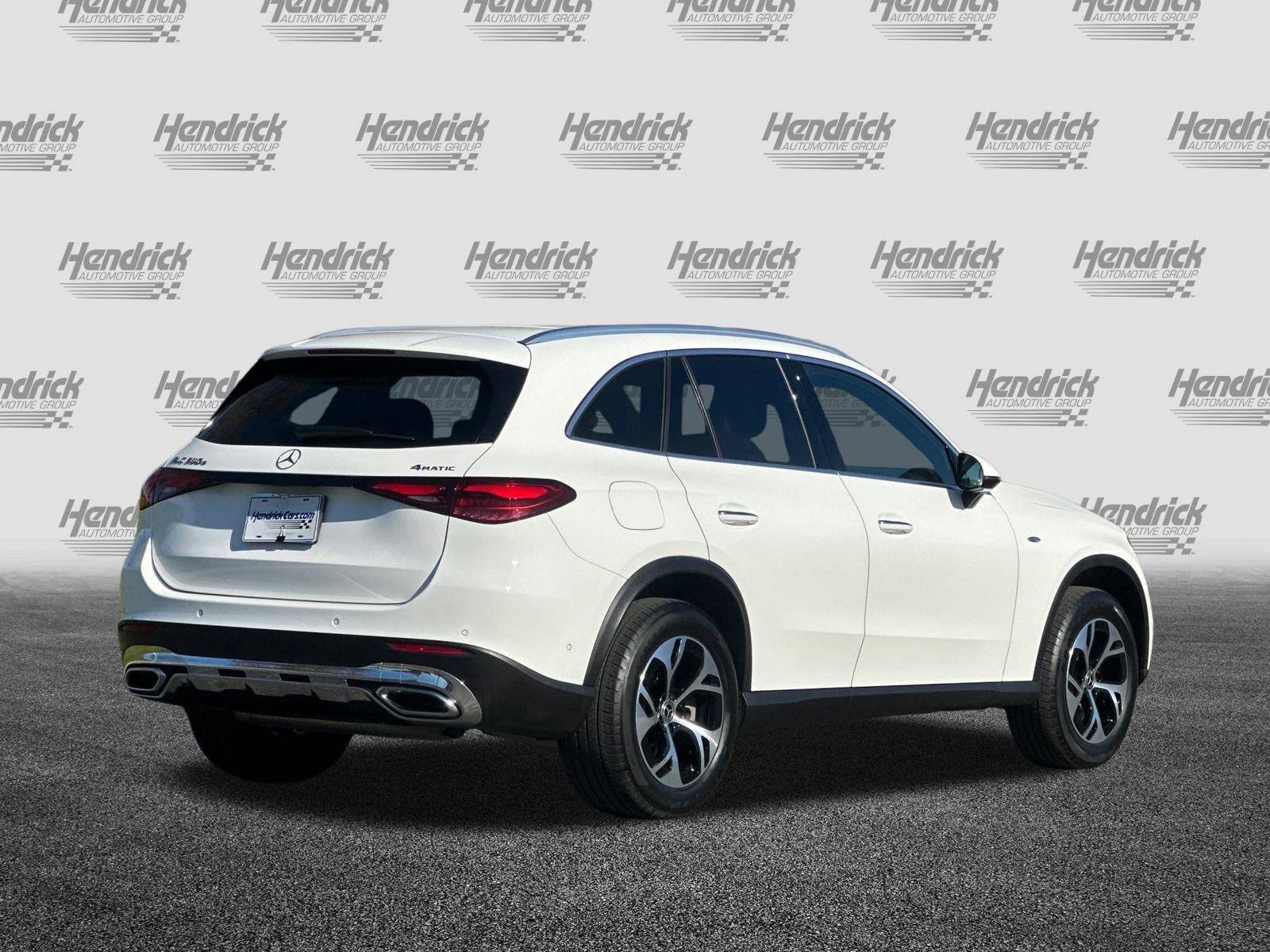 Used 2025 Mercedes-Benz GLC 350e 4MATIC image 5
