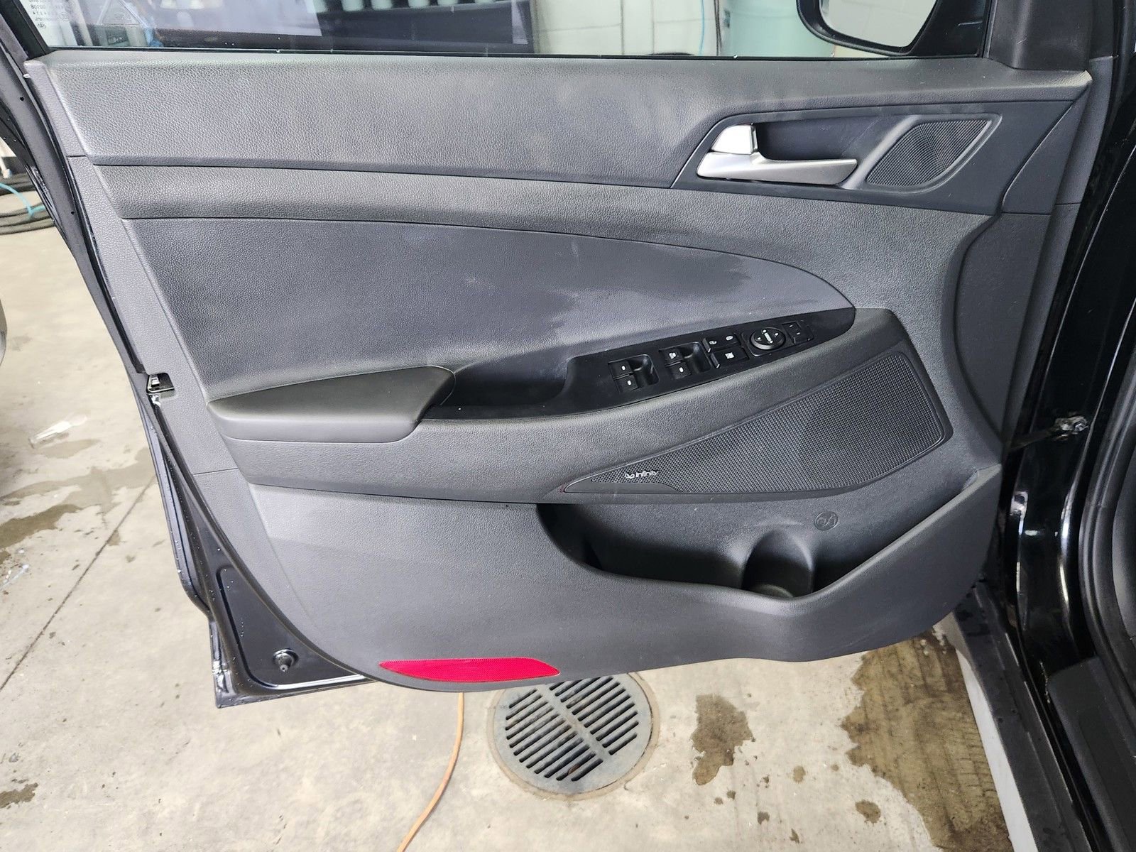 Used 2020 Hyundai Tucson Sport w/ Cargo Package image 16