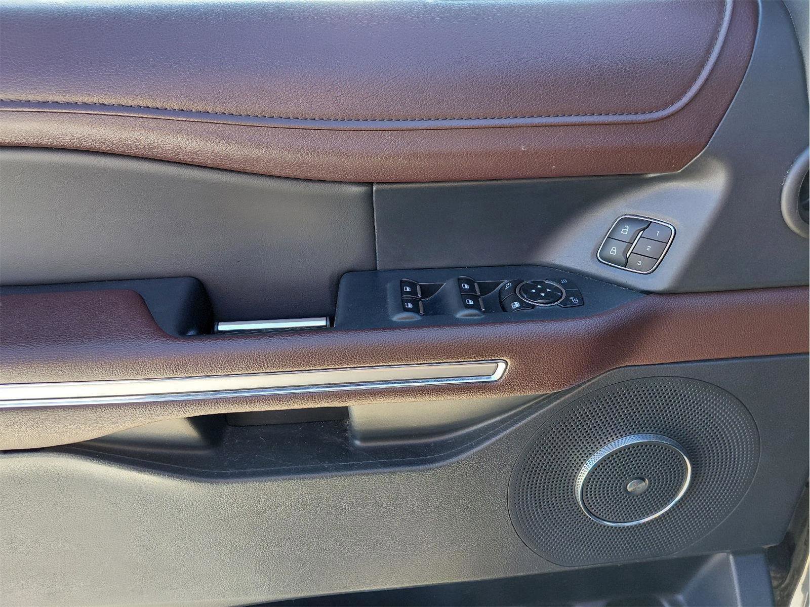 Used 2024 Ford Expedition Limited image 27