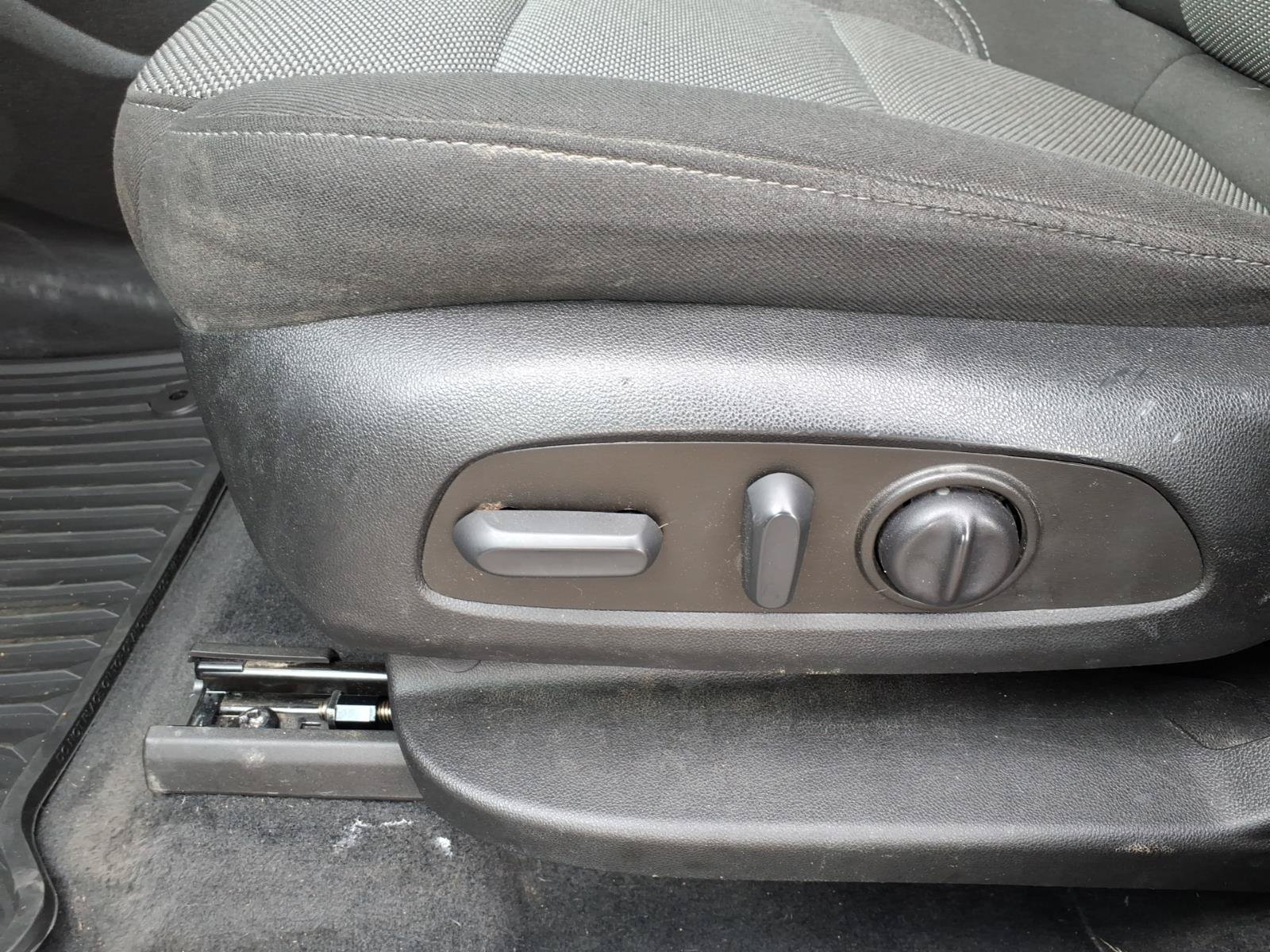 Used 2023 Chevrolet Traverse LT FWD image 8