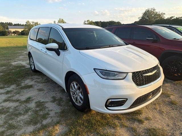 Used 2023 Chrysler Pacifica Touring-L FWD image 19