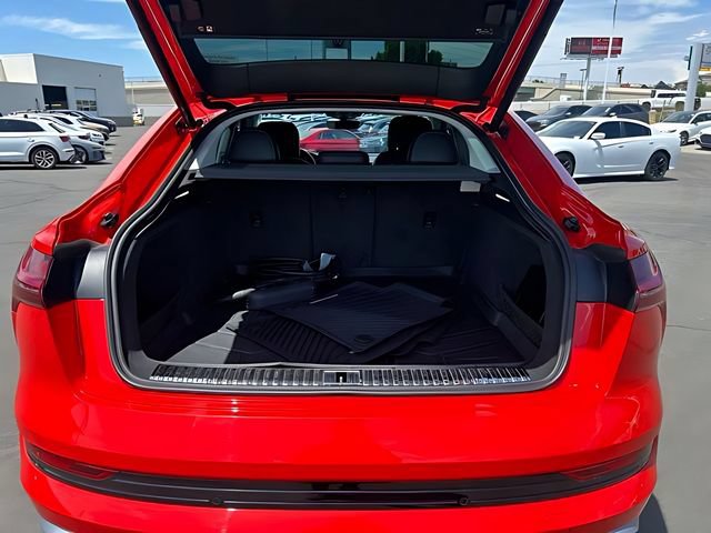 Used 2021 Audi e-tron Prestige w/ Prestige Package AWD/4WD image 17