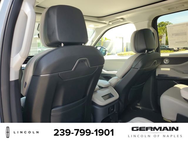 New 2026 Lincoln Navigator Reserve AWD/4WD image 21