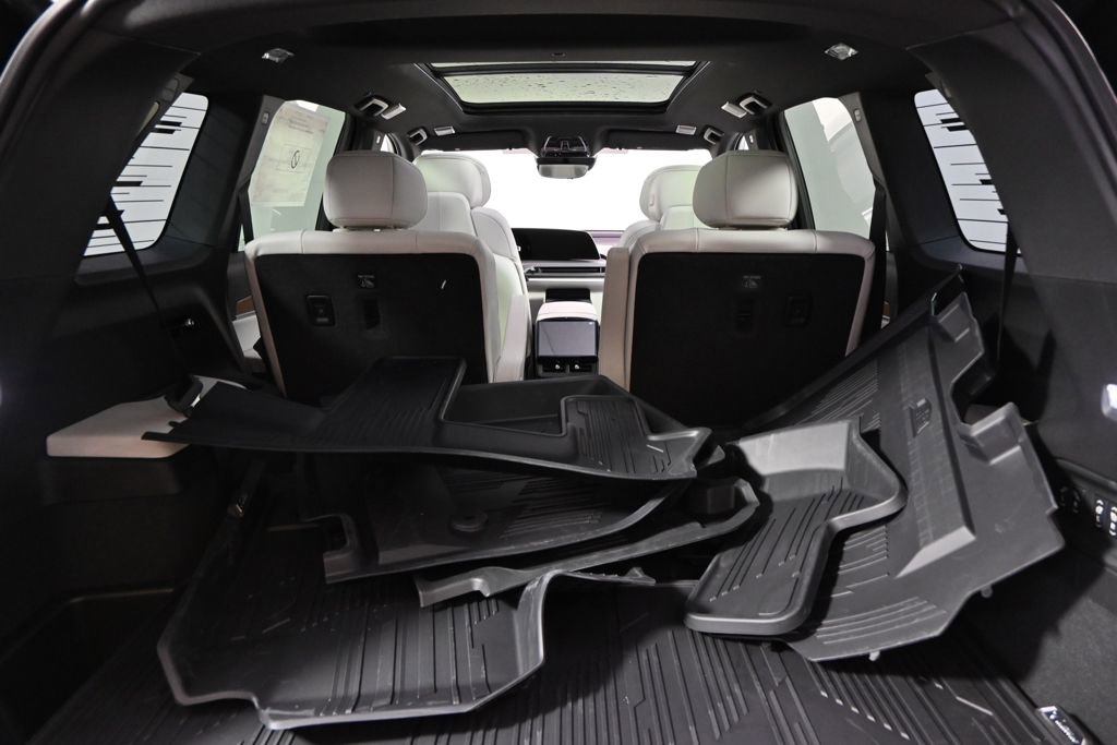 New 2026 Cadillac Vistiq Sport w/ LPO, Floor Liner Package image 18