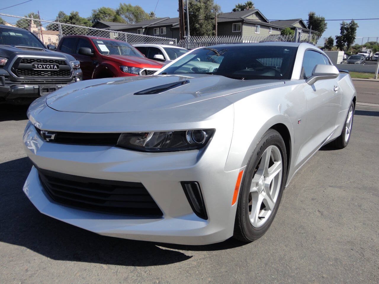 Used 2016 Chevrolet Camaro LT RWD image 1