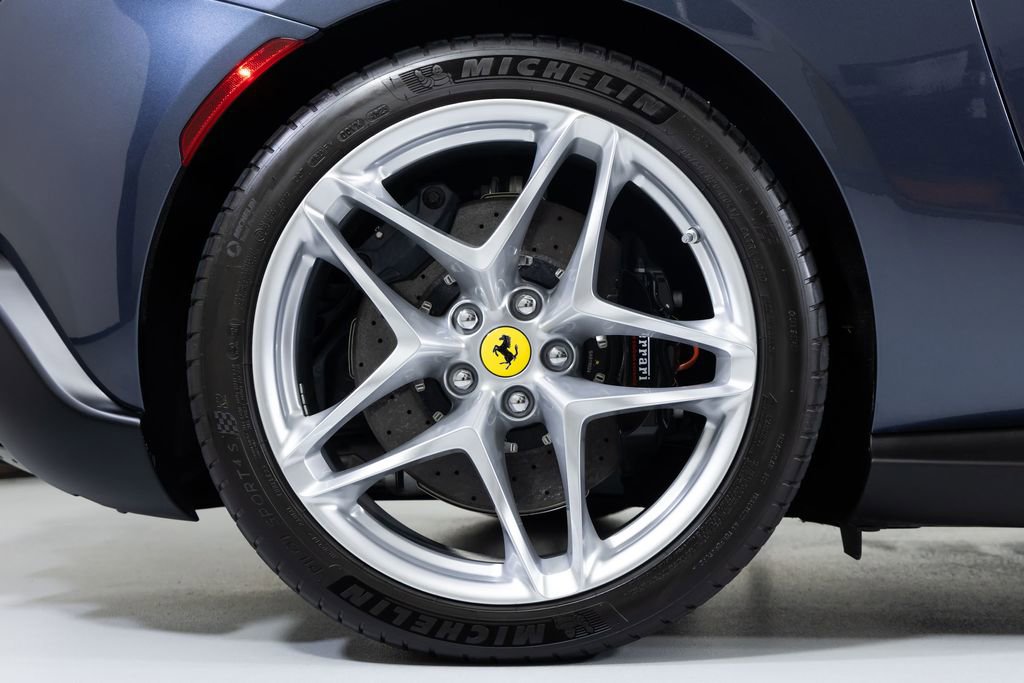 Used 2024 Ferrari Roma Spider RWD image 21