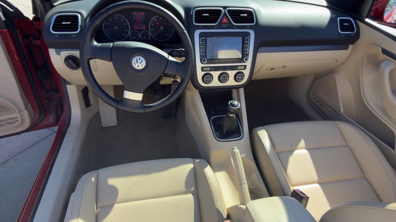Used 2008 Volkswagen Eos image 24
