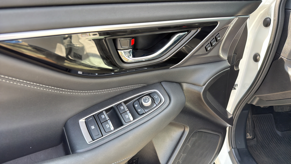Used 2023 Subaru Outback Touring XT AWD/4WD image 11