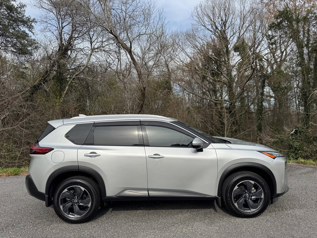 Used 2021 Nissan Rogue SV w/ Premium Package FWD image 5