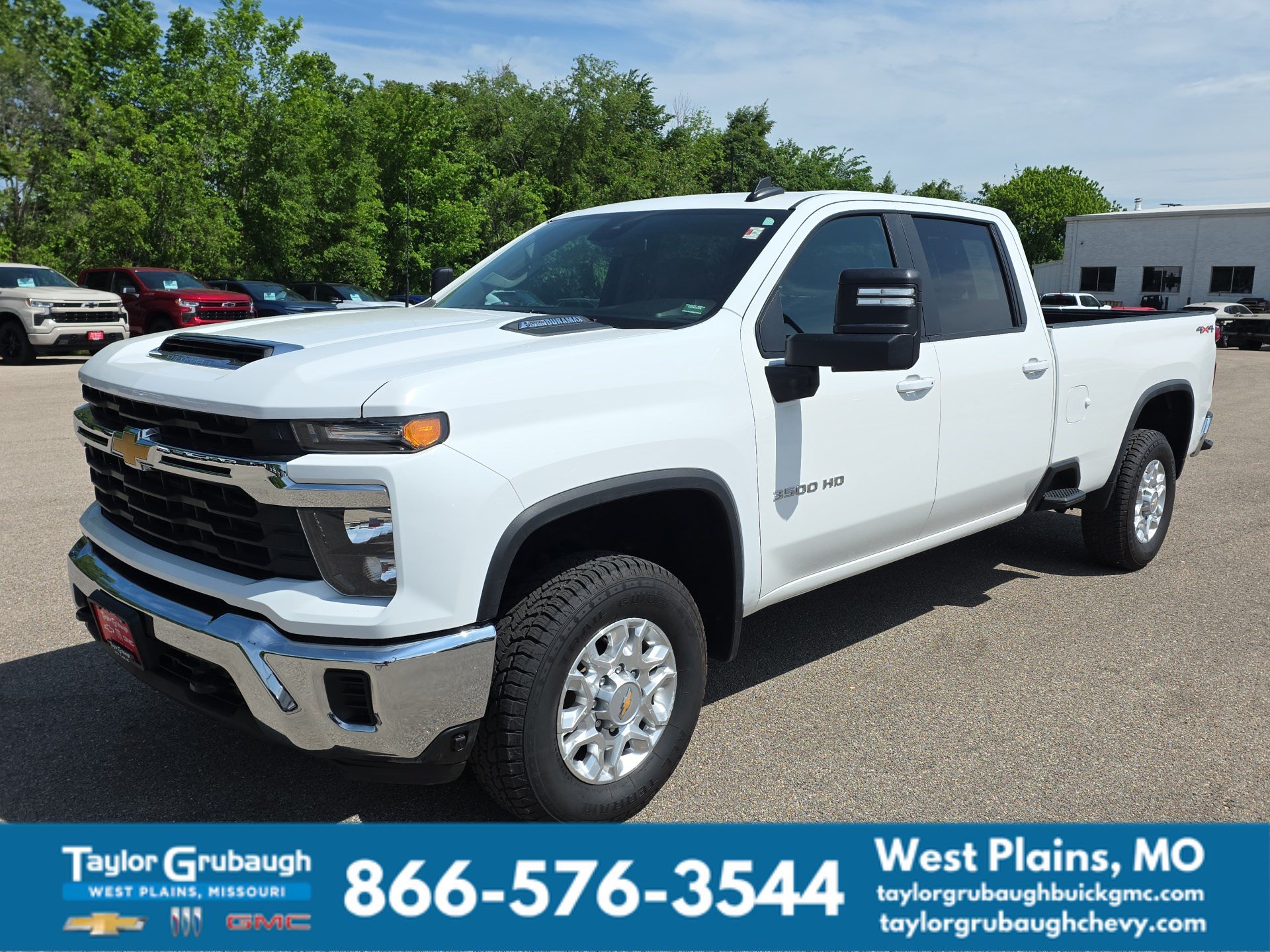 Used 2024 Chevrolet Silverado 3500 LT AWD/4WD image 4
