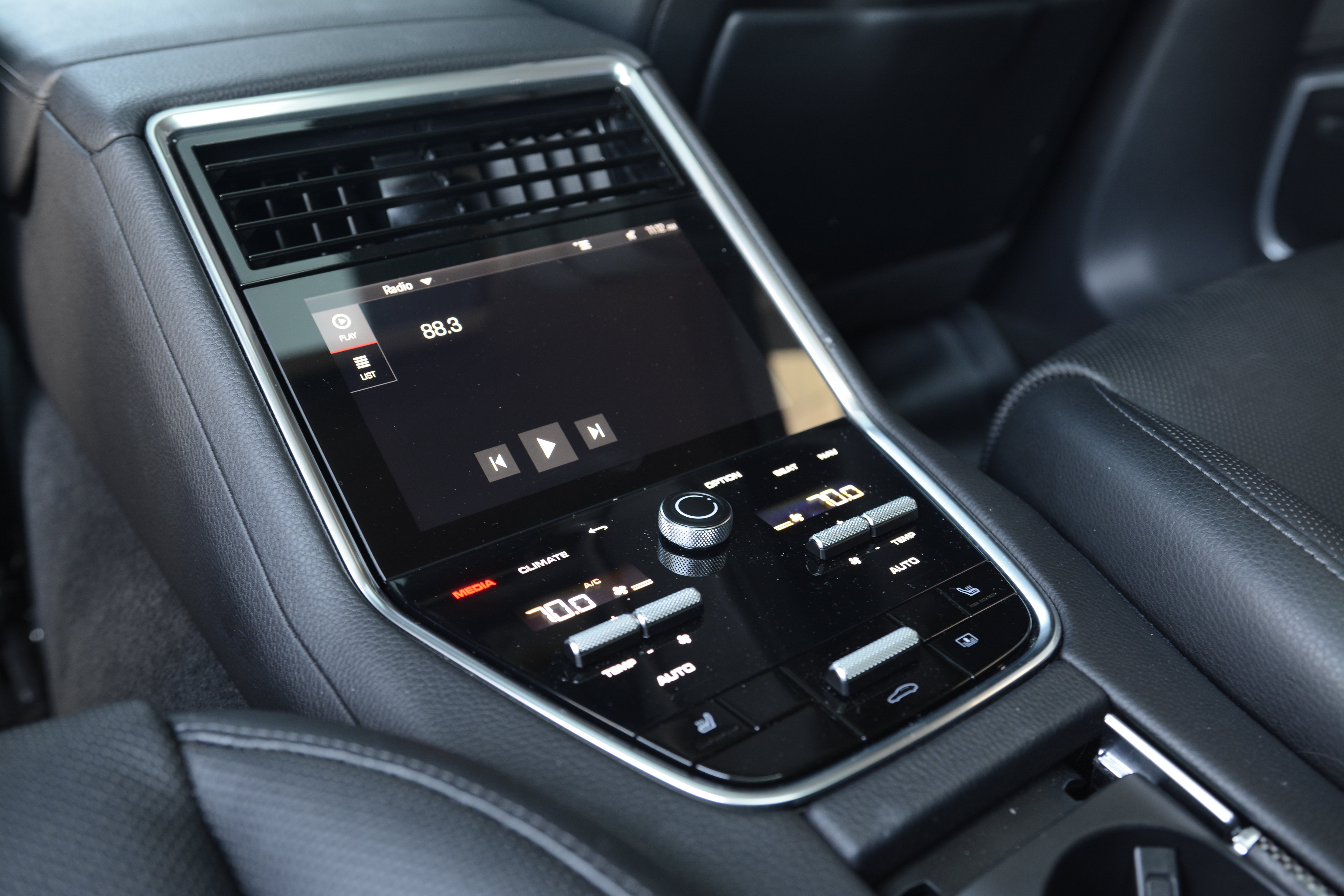 Certified 2023 Porsche Panamera Platinum Edition RWD image 32