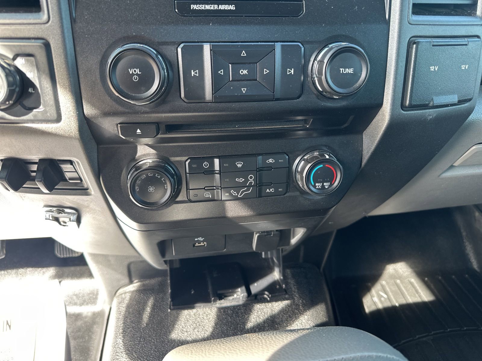 Used 2017 Ford F250 XL w/ Power Equipment Group image 19