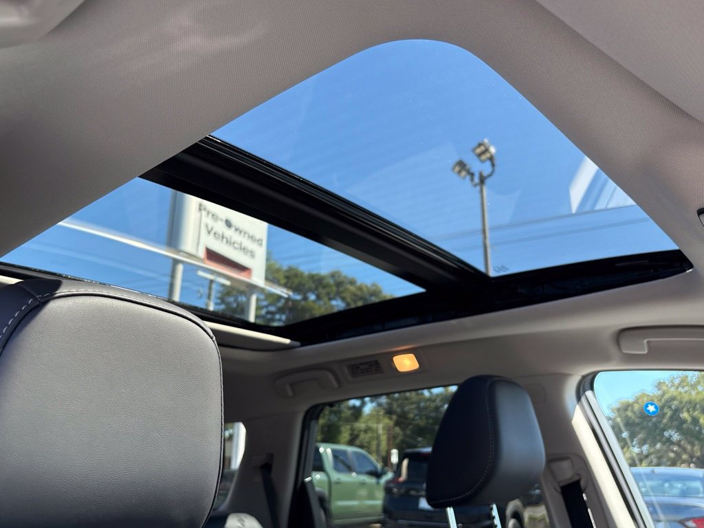 New 2026 Nissan Pathfinder Platinum FWD image 8