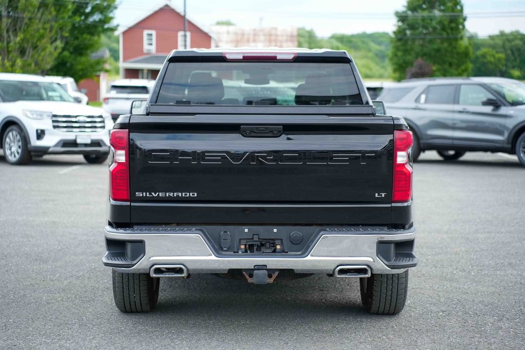 Used 2023 Chevrolet Silverado 1500 LT w/ Z71 Off-Road Package AWD/4WD image 6