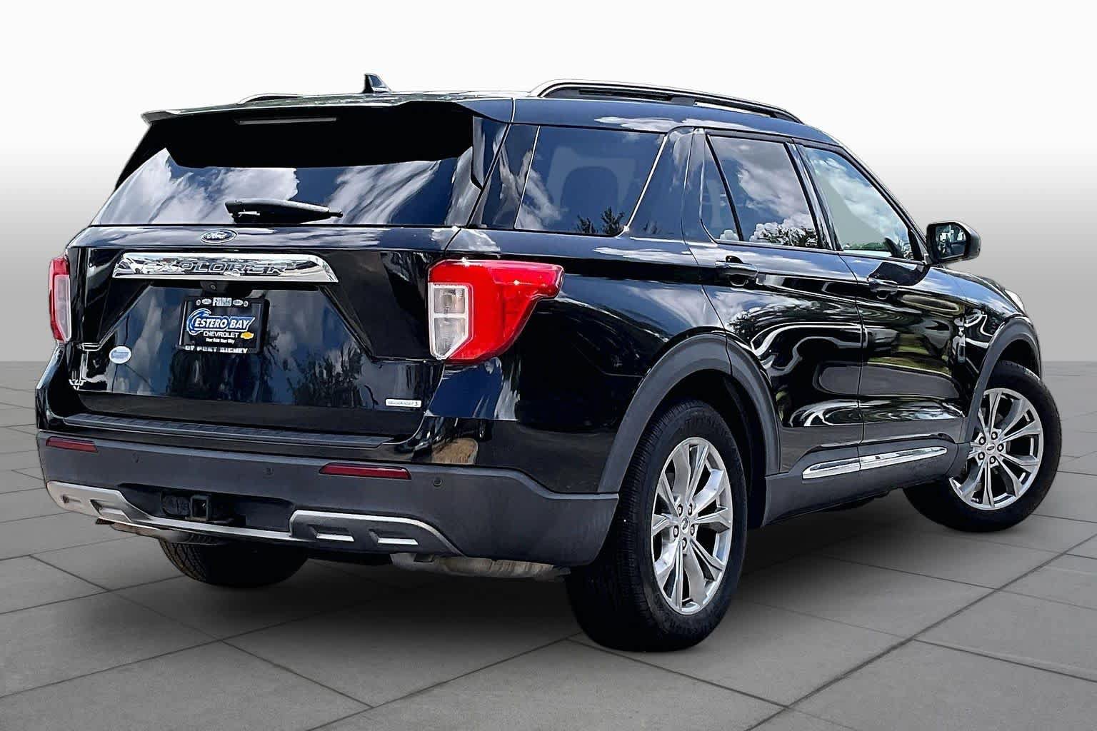 Used 2020 Ford Explorer XLT w/ Equipment Group 202A RWD image 13