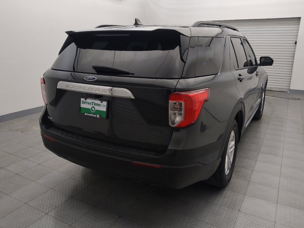 Used 2021 Ford Explorer XLT image 7