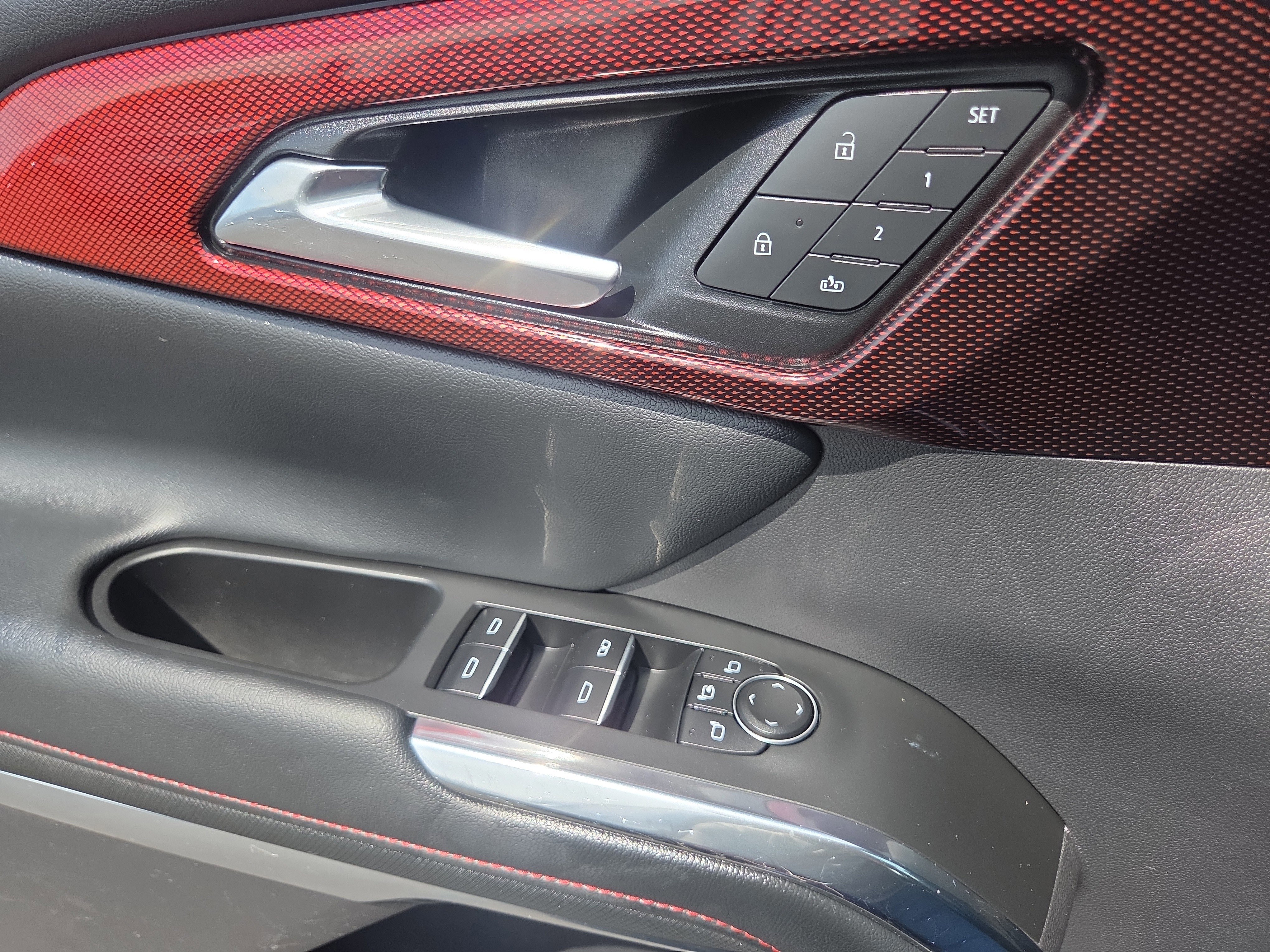 Used 2025 Chevrolet Traverse RS w/ LPO, Floor Liner Package AWD/4WD image 33