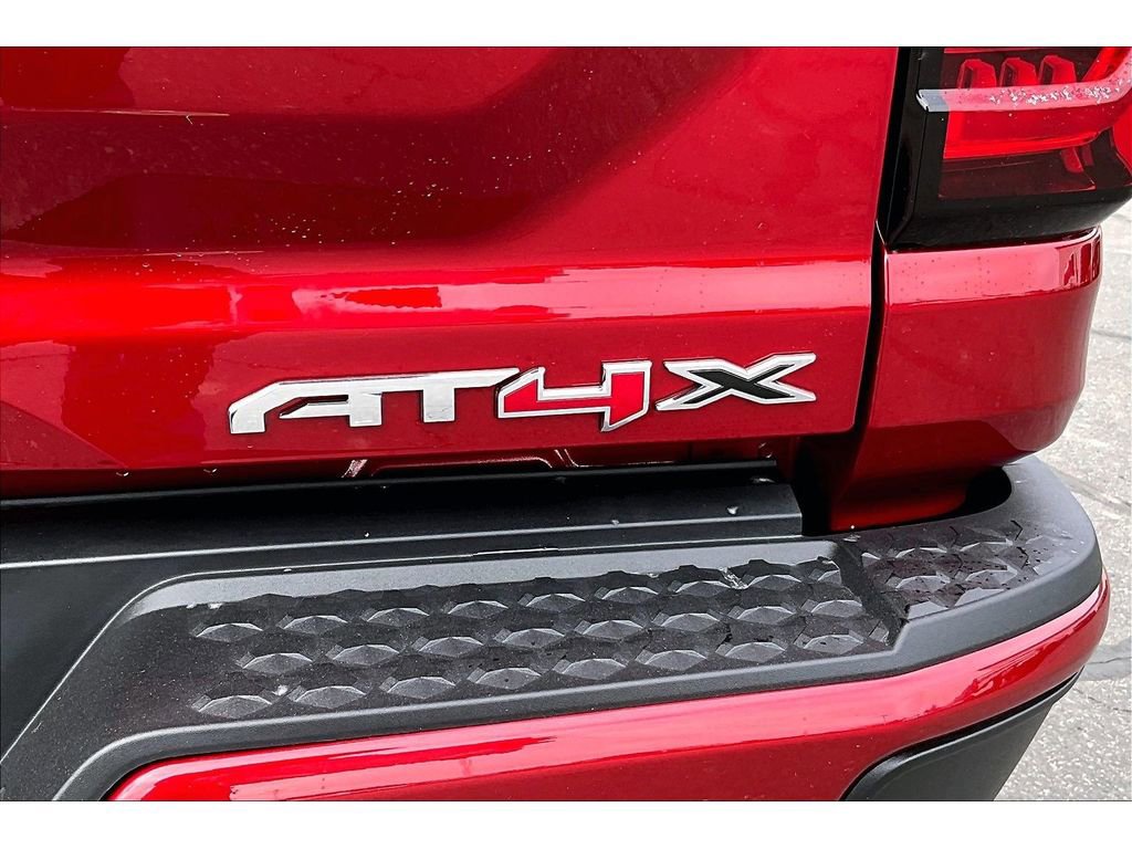 New 2026 GMC Canyon AT4X image 9