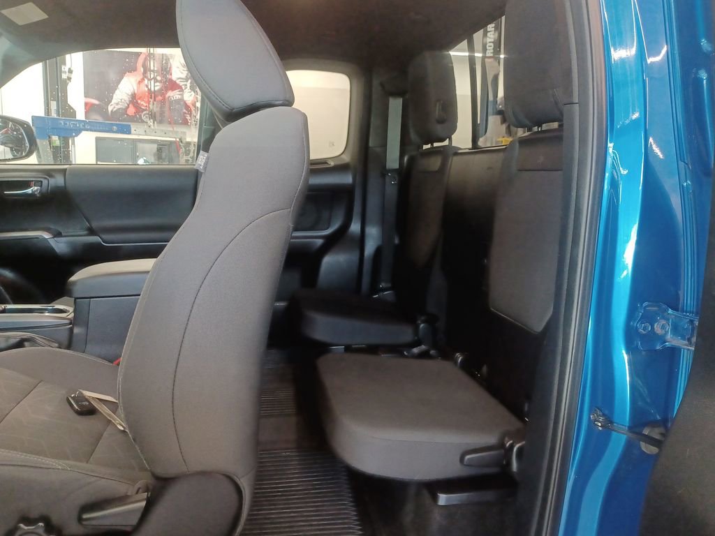 Used 2017 Toyota Tacoma TRD Sport w/ Premium & Technology Package image 21