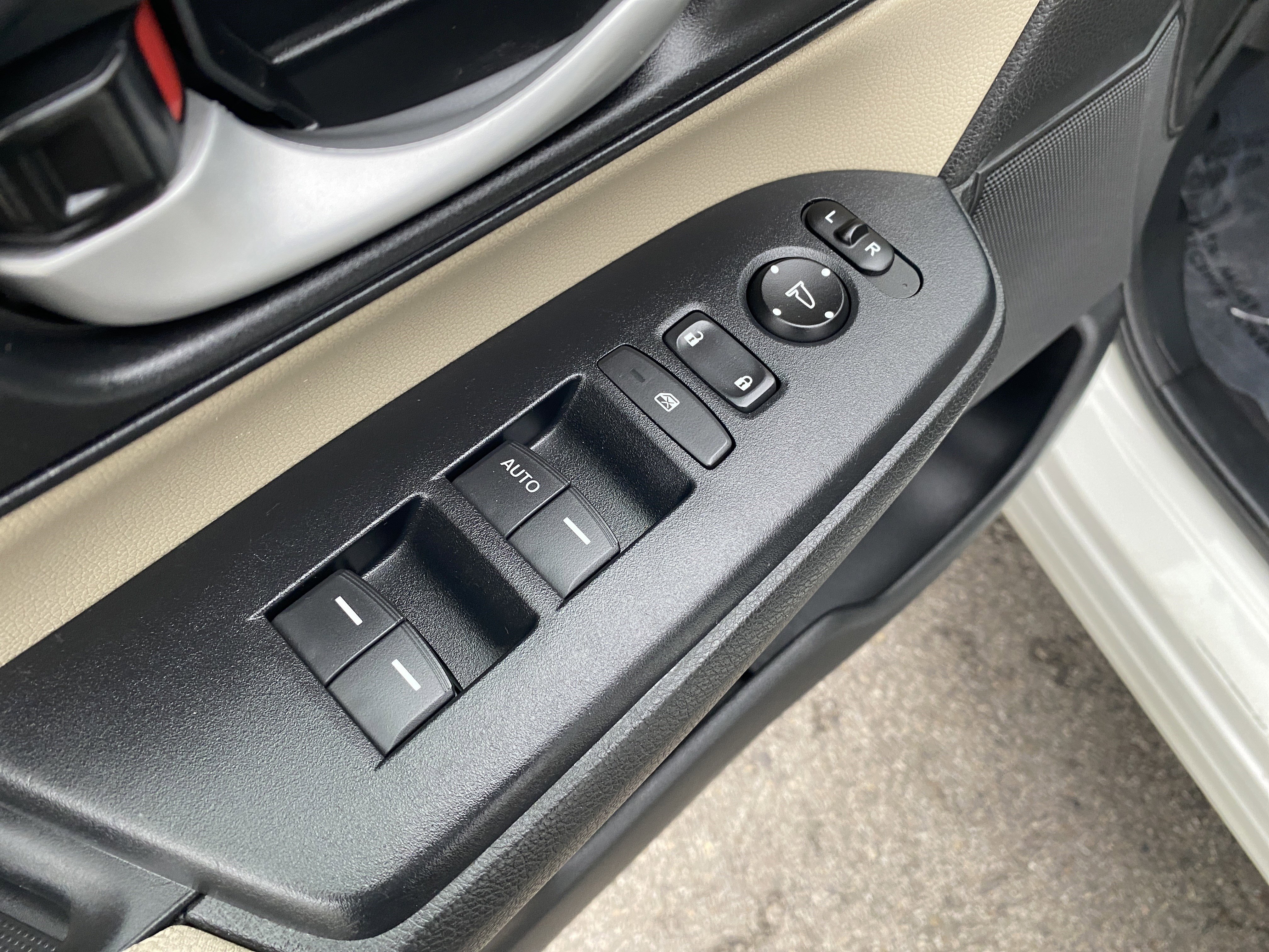 Used 2018 Honda CR-V LX image 18