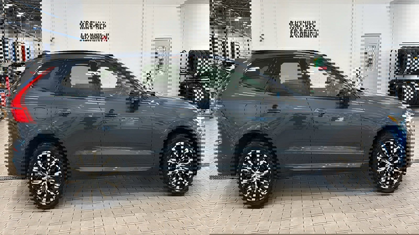 Used 2024 Volvo XC60 B5 Plus w/ Climate Package AWD/4WD image 4