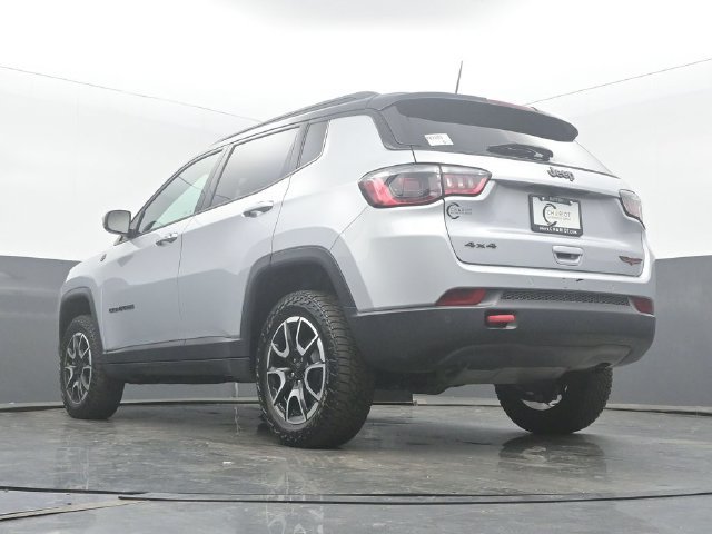 Used 2024 Jeep Compass Trailhawk w/ Sun and Sound Group AWD/4WD image 49