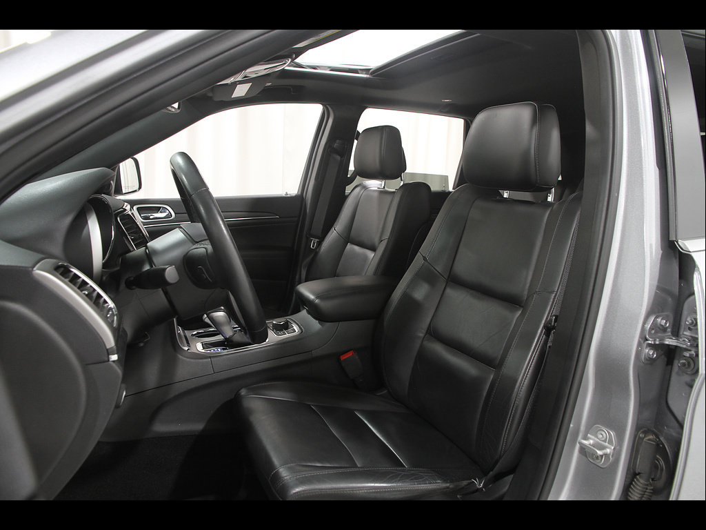 Used 2020 Jeep Grand Cherokee Limited AWD/4WD image 5