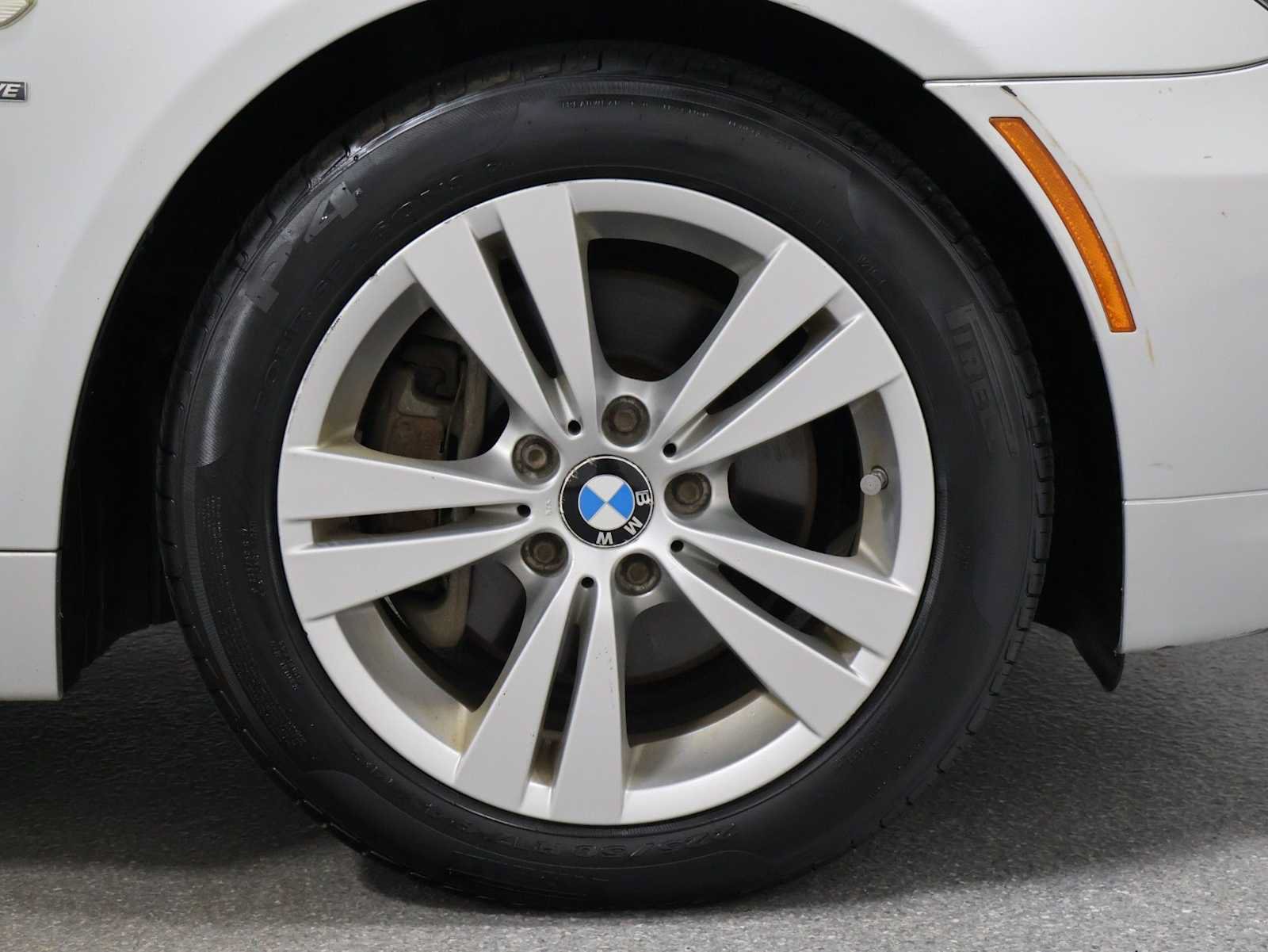 Used 2009 BMW 528i xDrive Sedan AWD/4WD image 12