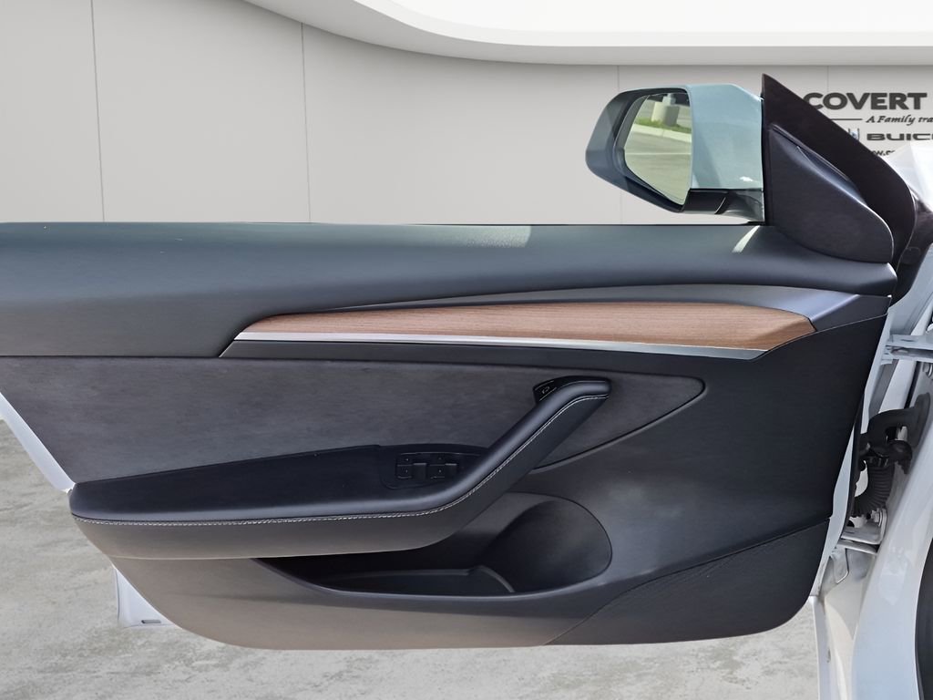 Used 2021 Tesla Model 3 Standard Range Plus image 26