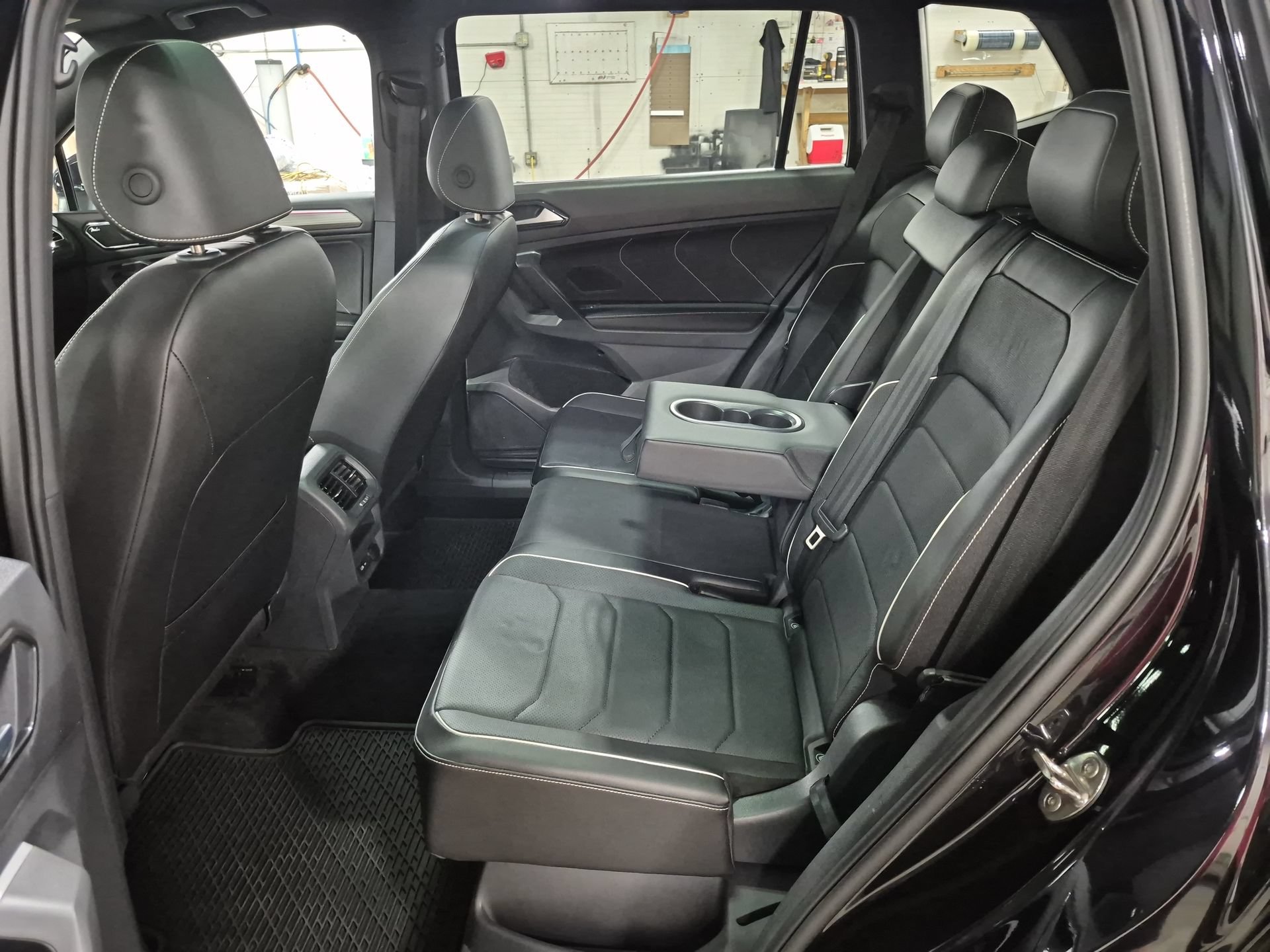 Used 2024 Volkswagen Tiguan SEL R-Line AWD/4WD image 27