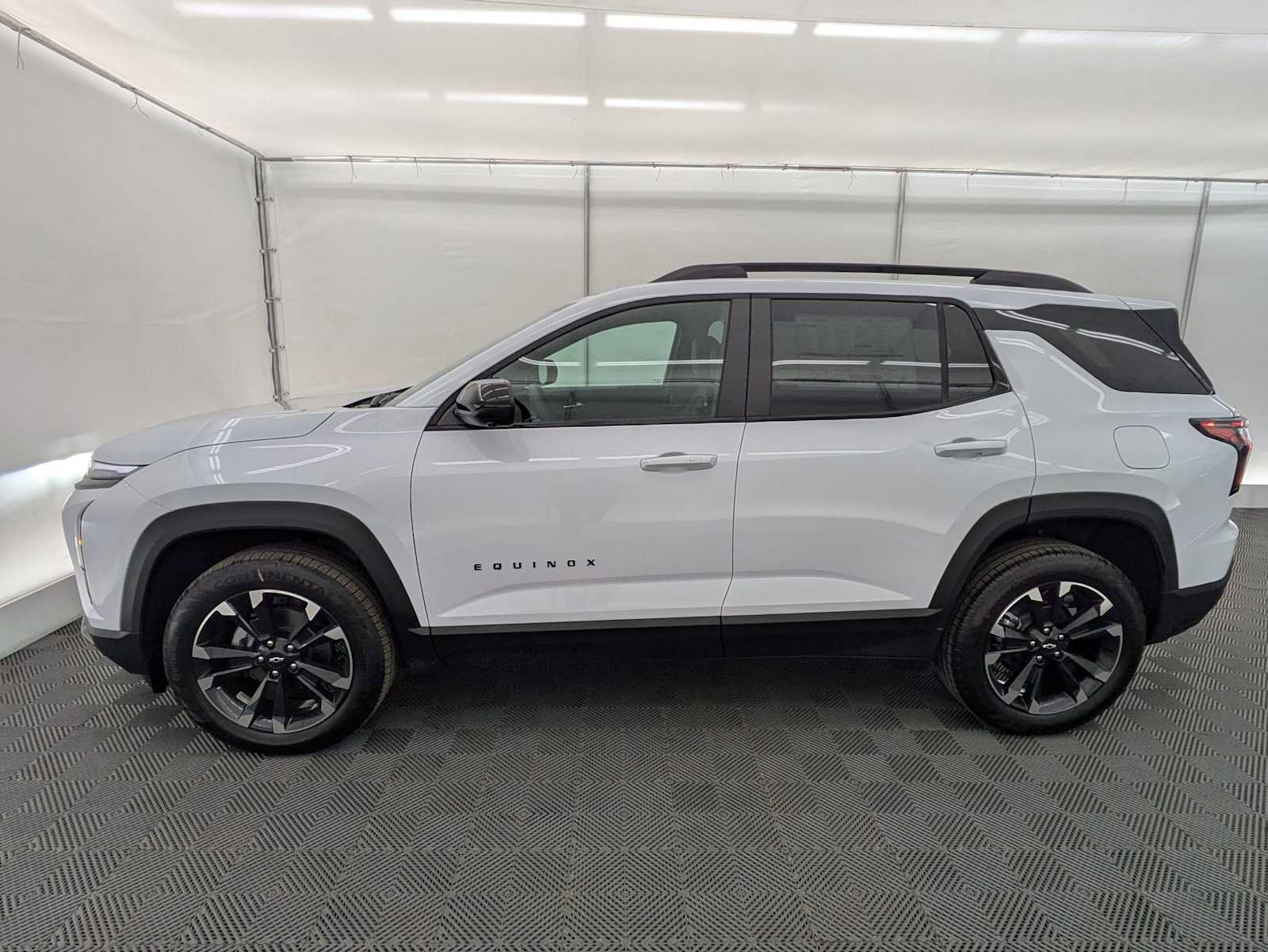 New 2026 Chevrolet Equinox RS image 3