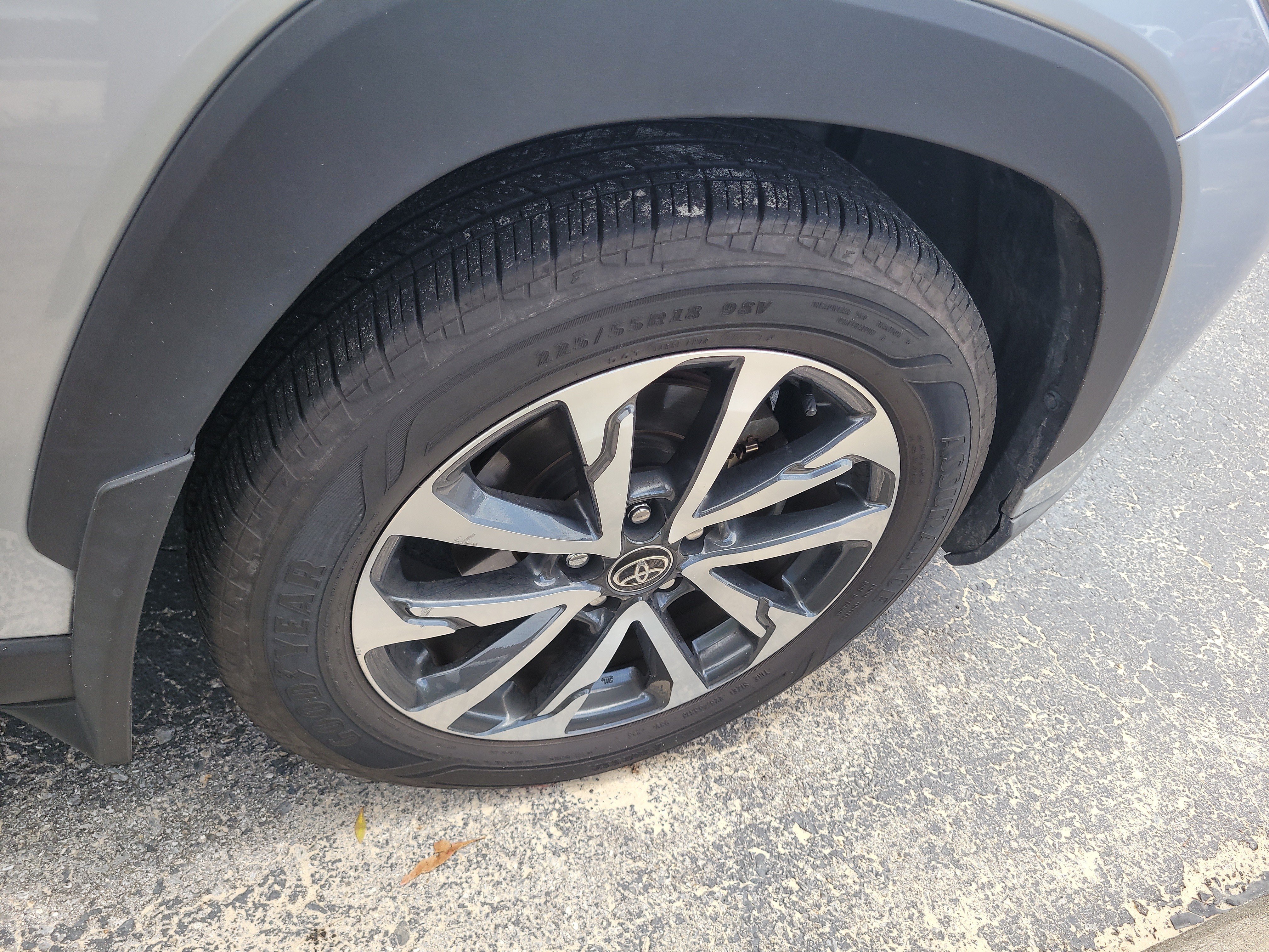 Certified 2023 Toyota Corolla Cross XLE w/ Convenience Package FWD image 9