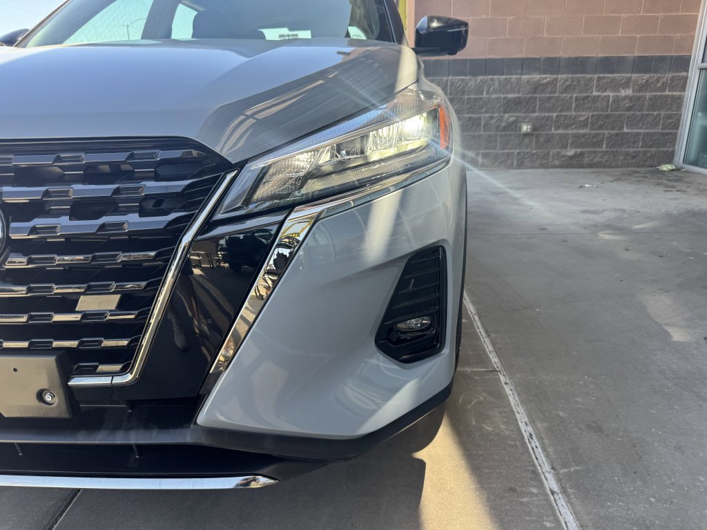 Used 2023 Nissan Kicks SR FWD image 11