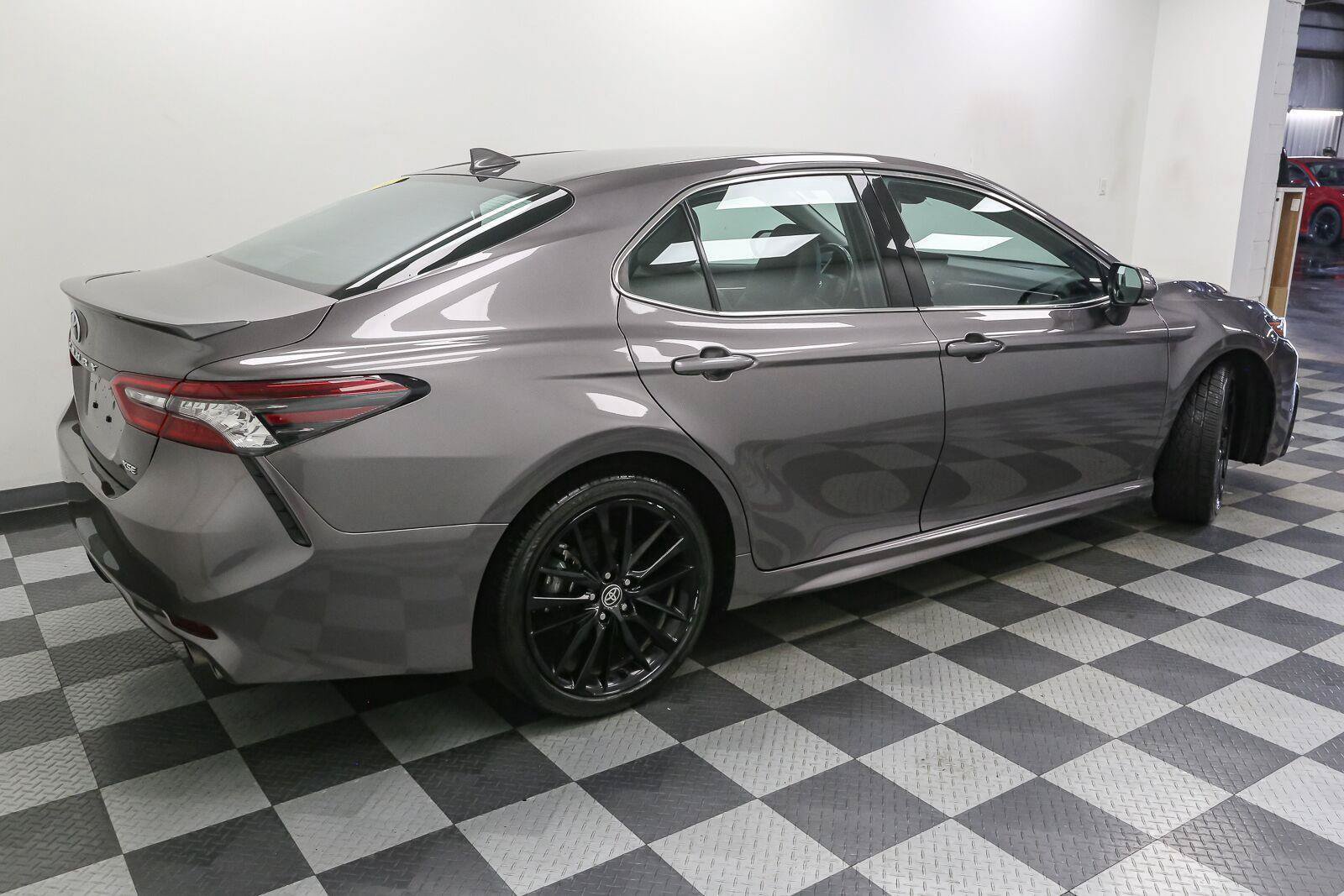 Used 2024 Toyota Camry XSE FWD image 8