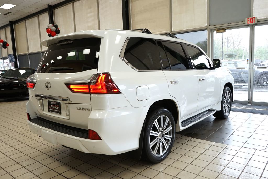 Used 2017 Lexus LX 570 4WD w/ Luxury Package image 23