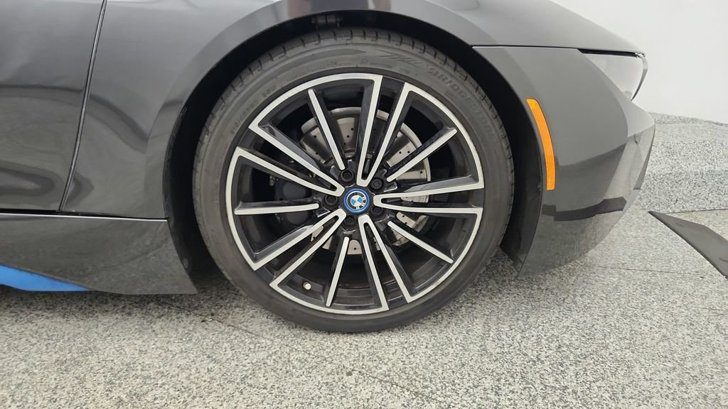 Used 2019 BMW i8 Roadster AWD/4WD image 25