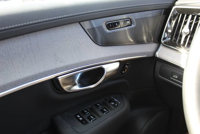 New 2026 Volvo XC90 T8 Ultra w/ Protection Package Premier image 19