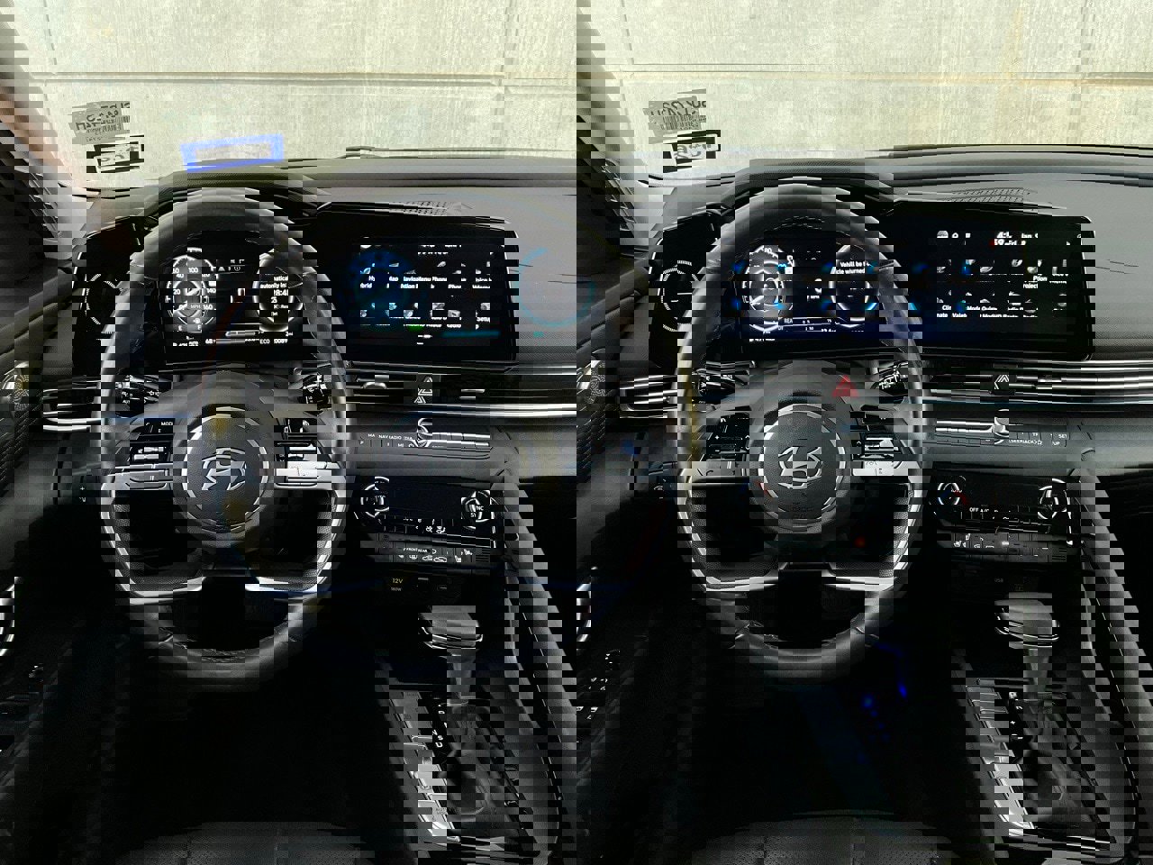 Used 2025 Hyundai Elantra Limited image 14