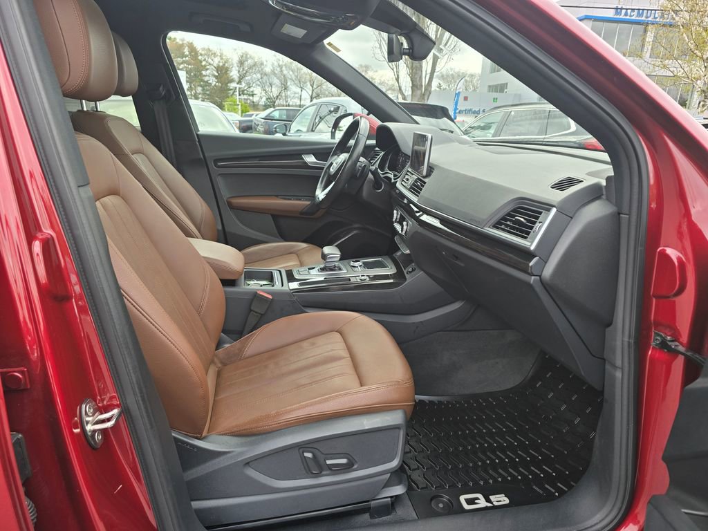 Used 2018 Audi Q5 2.0T Premium Plus w/ Premium Plus Package AWD/4WD image 10