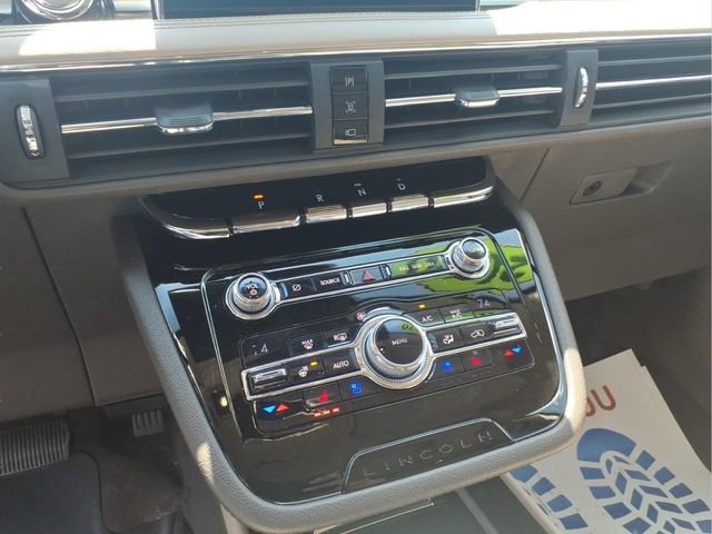 Used 2020 Lincoln Corsair AWD w/ Premium Package image 19