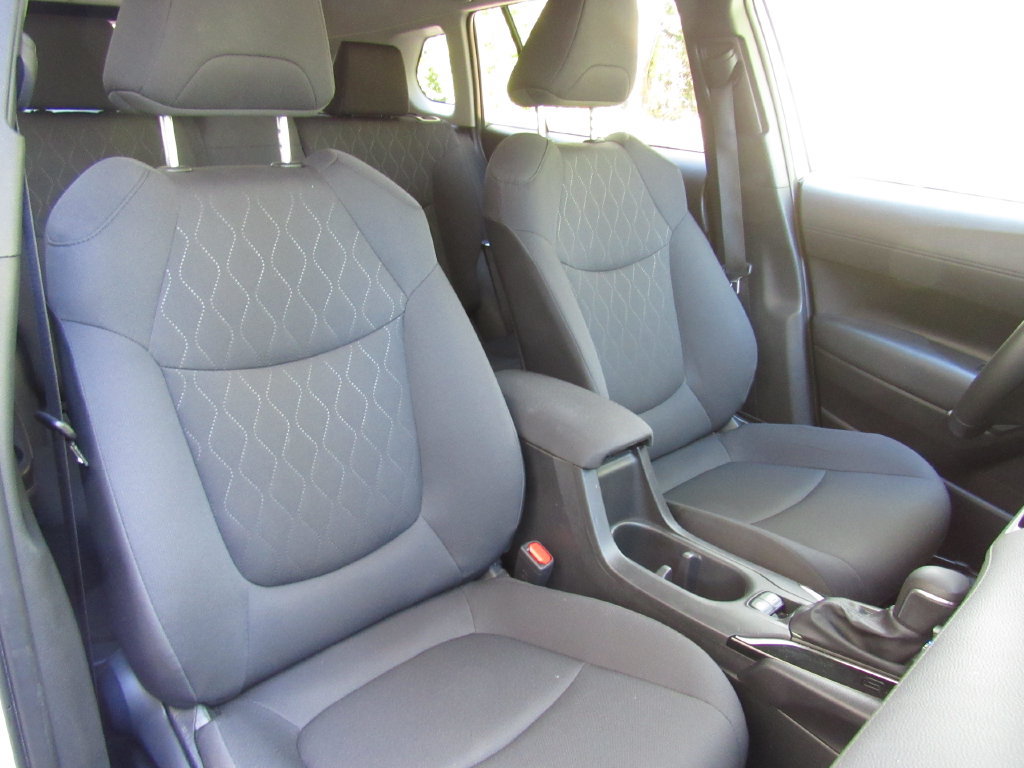 Used 2025 Toyota Corolla Cross LE AWD/4WD image 18