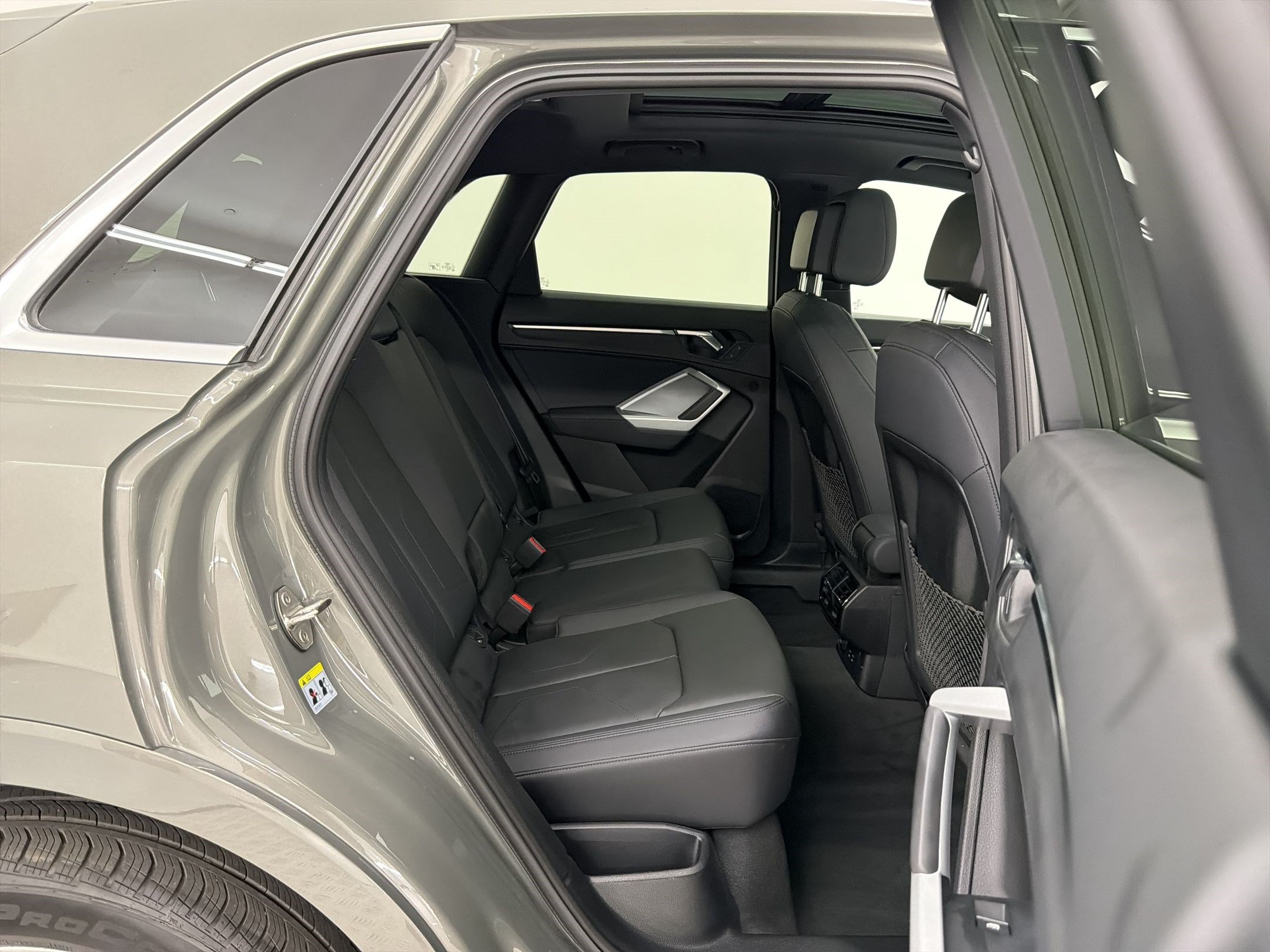 Certified 2025 Audi Q3 2.0T Premium w/ Convenience Package AWD/4WD image 26
