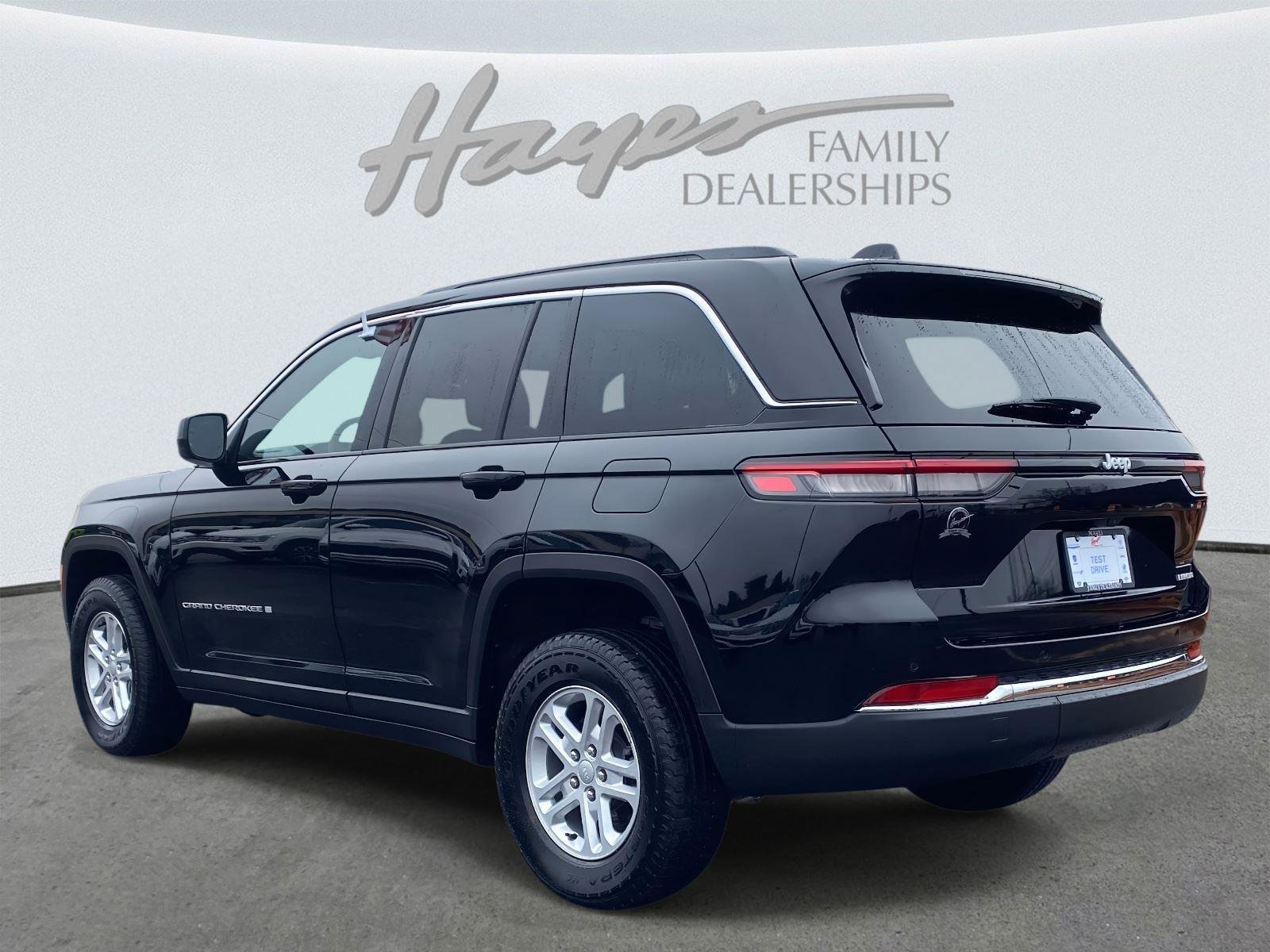 Certified 2024 Jeep Grand Cherokee Laredo image 39