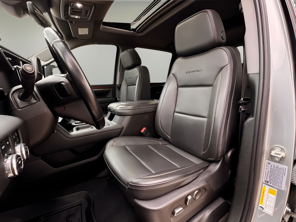 Used 2024 GMC Sierra 3500 Denali w/ Denali Reserve Package AWD/4WD image 12