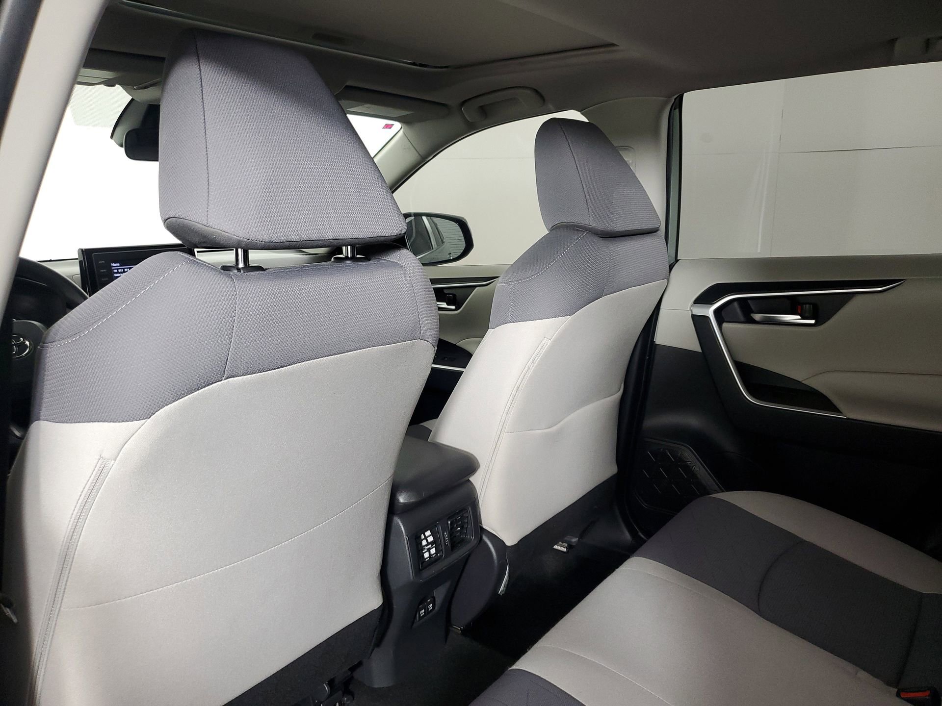 Used 2019 Toyota RAV4 XLE w/ Convenience Package image 50