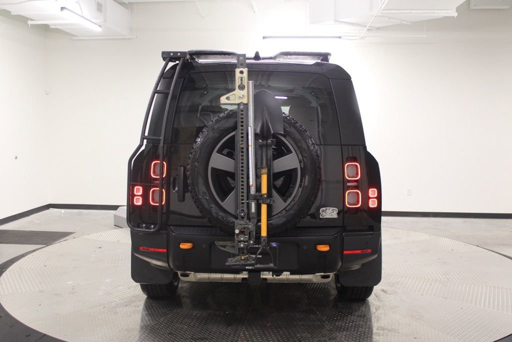 Used 2023 Land Rover Defender 130 SE image 6