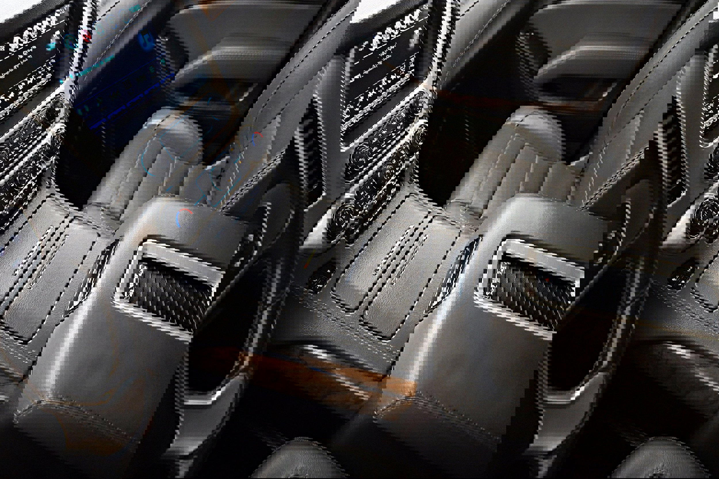 Used 2018 GMC Yukon XL Denali w/ Denali Ultimate Package image 18